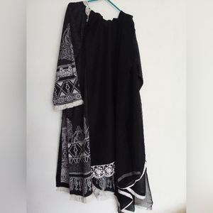 Summer suit in medium size black color